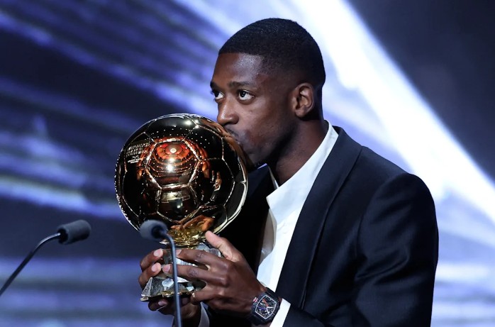 รางวัลใดบ้างที่ใช้ระบบโหวตของ FIFA